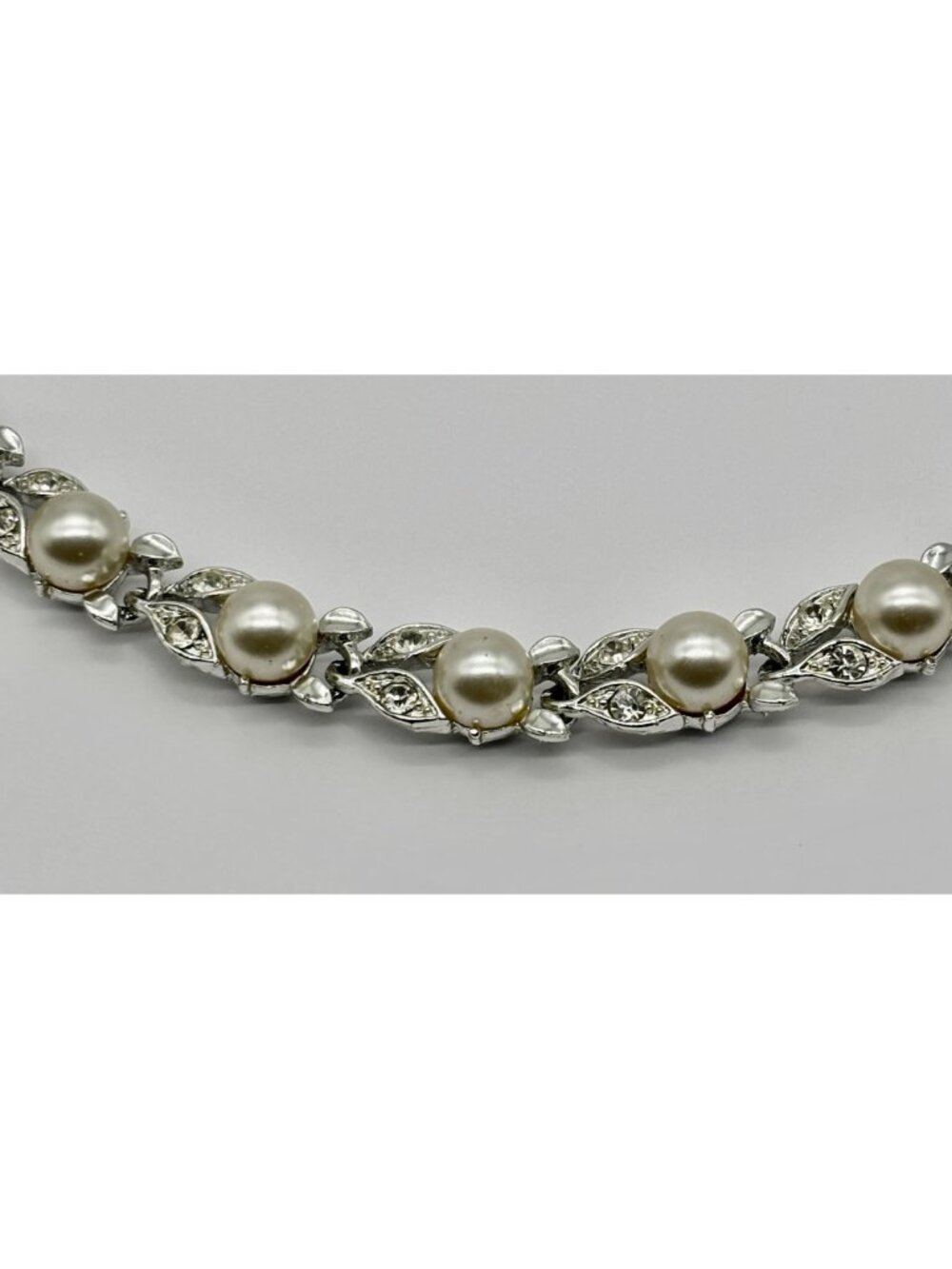 Vintage Lisner Choker Faux Pearl Pave Rhinestone W/Silver-Tone Adjustable Signed - Picture 9 of 16